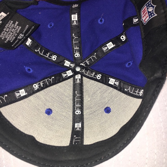 A hat - Picture 2 of 3